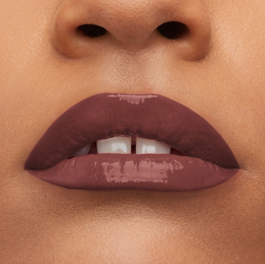 Maybelline SuperStay Vinyl Ink Наситено гланцово червило