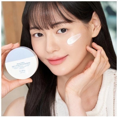 Dr. Althea Aqua Glowing Sunscreen