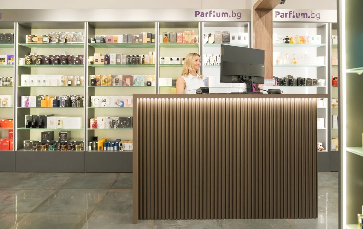 The Parfium.bg showroom counter