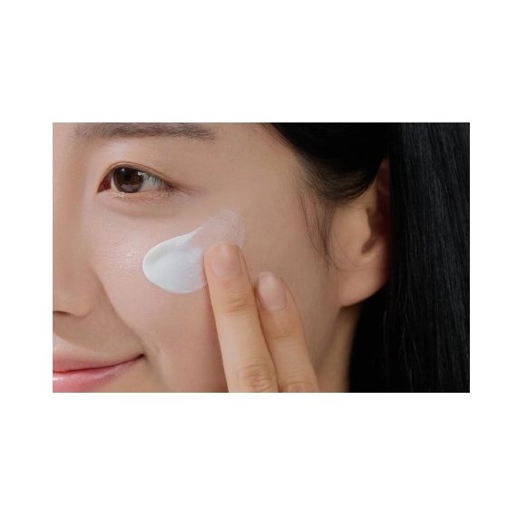 Skin1004 Madagascar Centella Air-fit Suncream Light SPF30 Лек слънцезащитен крем за лице