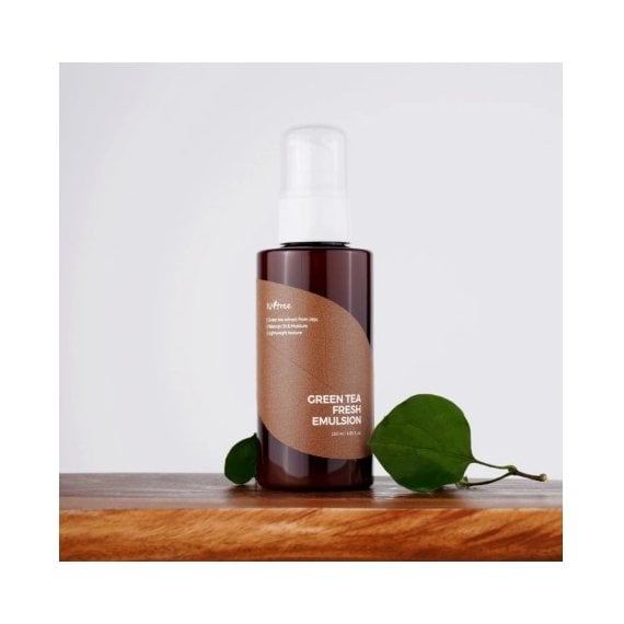 Isntree Green Tea Fresh Emulsion ефективна емулсия за мазна кожа