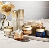 Estée Lauder Revitalizing Supreme + Bright Radiance Power Soft Ревитализиращ крем за повече блясък