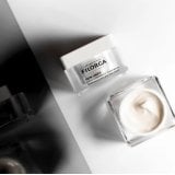 Filorga Skin Unify Illuminating Even Skin Tone Cream Хидратиращ дневен крем за изравняване и озаряване на тена