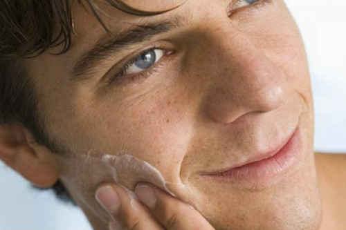 Какви са спецификите на мъжката кожа и как да се грижим за нея 