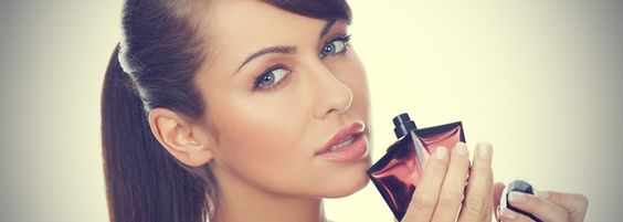 Как да нанасяме правилно парфюма си, за да ухае по-дълго време