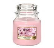 Yankee Candle Cherry Blossom Ароматна свещ